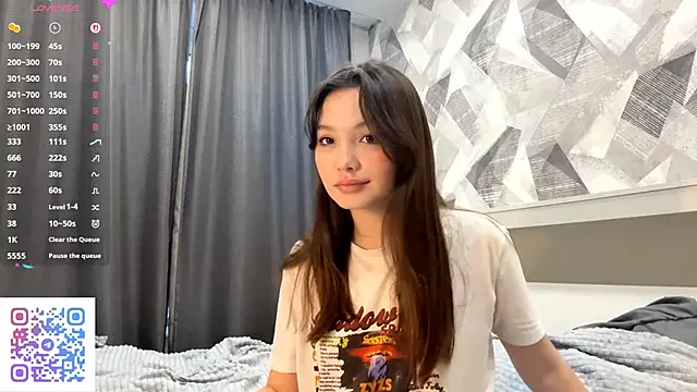 KiraVelvet online show from October 27, 11:25 am