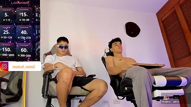 sotooliver3 online show from September 22, 8:00 pm