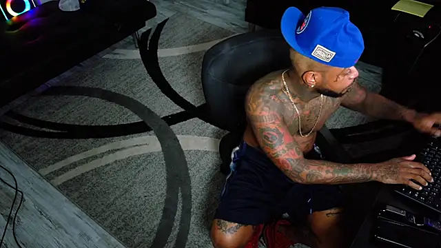 SLANGONDEMHOES online show from December 4, 6:38 pm