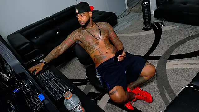 SLANGONDEMHOES online show from February 1, 7:29 am