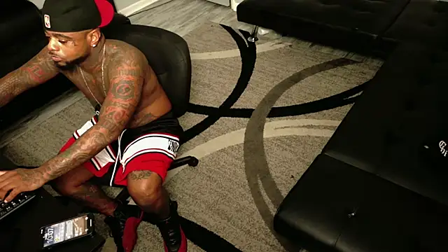 SLANGONDEMHOES online show from March 15, 3:07 pm