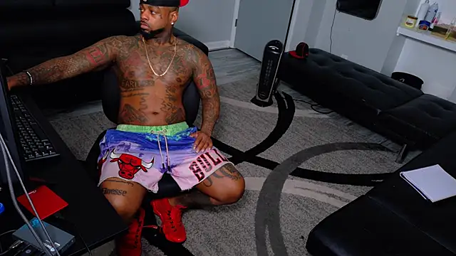 SLANGONDEMHOES online show from April 7, 6:58 am