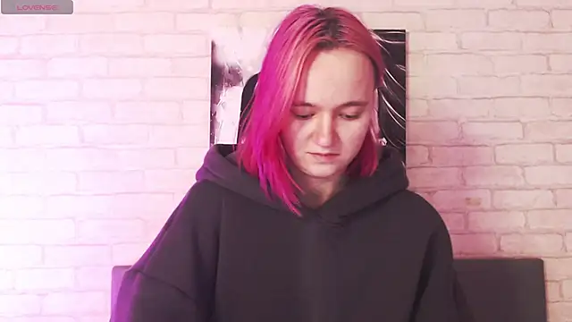 Ericha Stone online show from September 27, 1:32 am