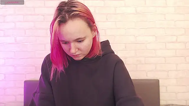 Ericha Stone online show from November 8, 3:39 am