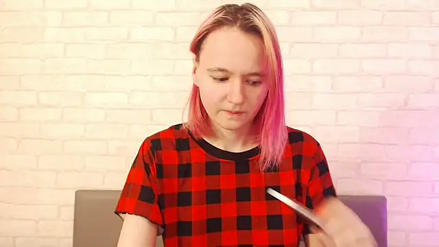 Ericha Stone online show from November 20, 1:39 am