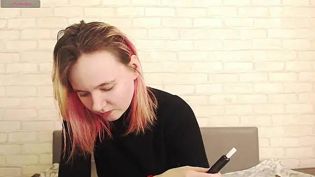 Ericha Stone online show from March 4, 8:09 am