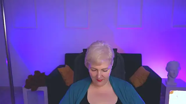 MaryMogan online show from September 12, 6:13 am