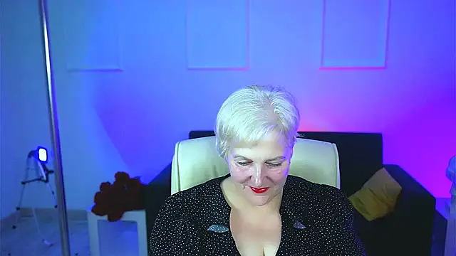 MaryMogan online show from September 13, 4:29 pm