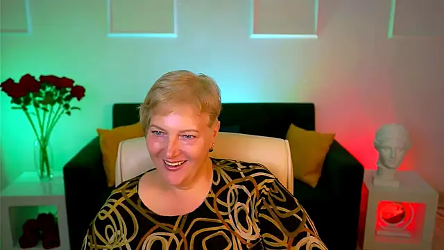 MaryMogan online show from October 1, 12:55 pm