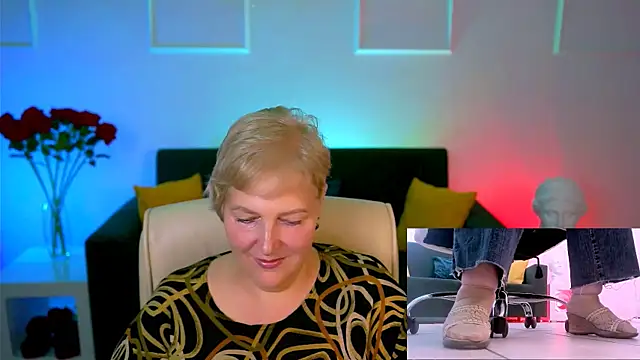 MaryMogan online show from October 2, 12:23 pm