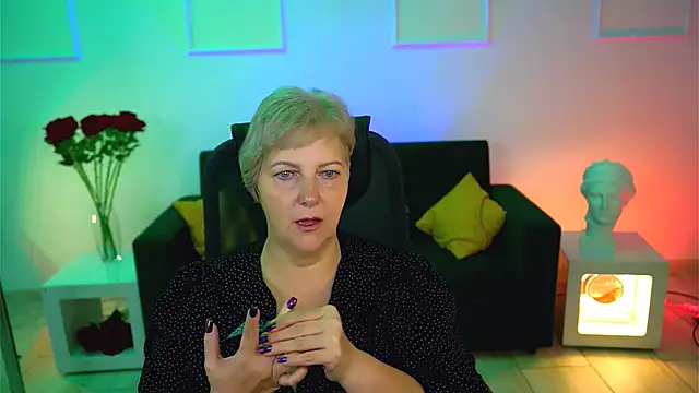 MaryMogan online show from October 15, 4:56 am