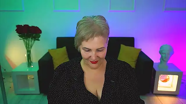 MaryMogan online show from November 11, 4:56 am