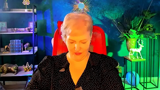 MaryMogan online show from November 25, 5:18 am