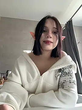 YourLittleDevil online show from May 29, 6:55 am