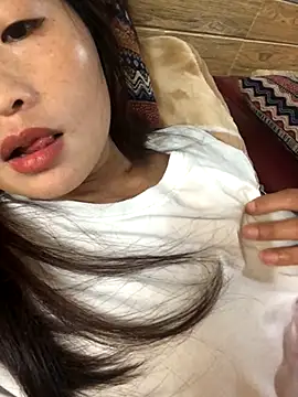 Snapshot of LiLy-0477 chatting on October 12, 9:30 am LiLy-0477 online show from October 12, 9:30 am