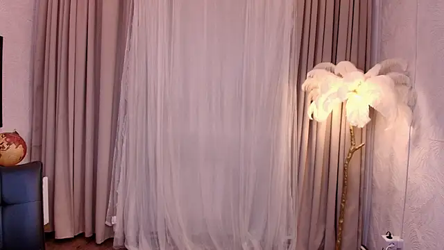 Snapshot of Moana_light chatting on February 1, 2:32 am Moana light online show from February 1, 2:32 am