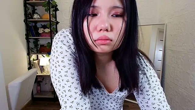 Snapshot of Moana_light chatting on February 21, 2:12 am Moana light online show from February 21, 2:12 am