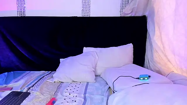 VeronicaSaenzx online show from April 14, 9:43 pm