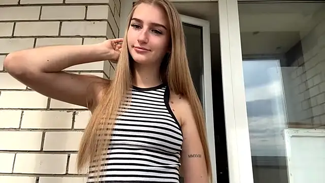 SweetJinny88 online show from September 20, 7:20 am