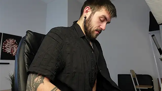 Mike Platano online show from October 4, 1:42 pm