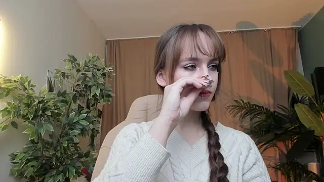 Snapshot of Jamie_Chung chatting on December 14, 1:11 am Jamie Chung online show from December 14, 1:11 am