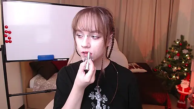 Snapshot of Jamie_Chung chatting on December 18, 5:02 am Jamie Chung online show from December 18, 5:02 am