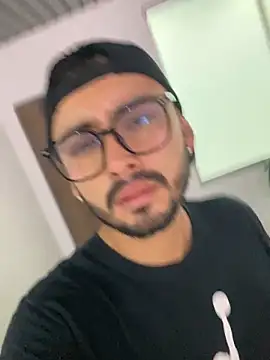 Snapshot of cristopher_wallacee chatting on October 31, 1:34 pm cristopher wallacee online show from October 31, 1:34 pm