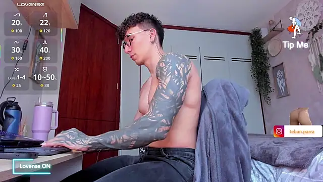 estebandi do online show from November 12, 12:05 pm