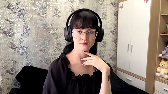 FakeLamb online show from September 10, 12:05 pm