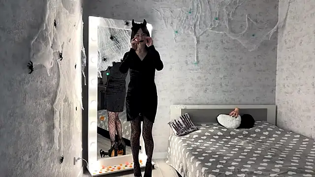 FakeLamb online show from October 26, 9:10 pm