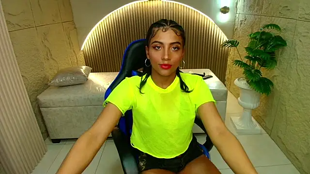 Snapshot of katty_berry_r chatting on September 12, 7:58 pm katty berry r online show from September 12, 7:58 pm