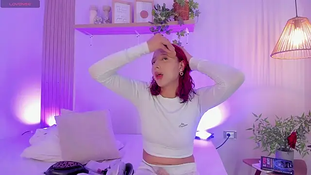 Cristalfoxy  online show from December 20, 7:21 pm