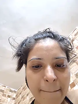 QUEEN-ADITI online show from November 21, 2:38 pm