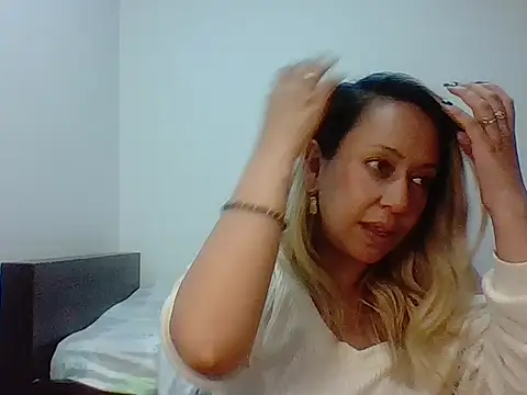 leah susman online show from December 2, 2:50 am