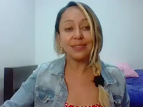 leah susman online show from December 4, 2:21 am