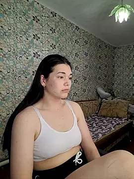 Snapshot of Albi_Glow chatting on September 28, 7:47 am Albi Glow online show from September 28, 7:47 am