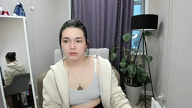 Snapshot of Albi_Glow chatting on January 11, 11:37 am Albi Glow online show from January 11, 11:37 am