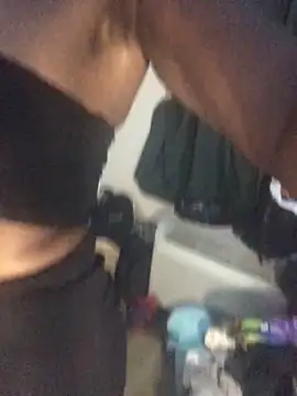 Snapshot of CinnaCakesss chatting on February 7, 9:02 am CinnaCakesss online show from February 7, 9:02 am