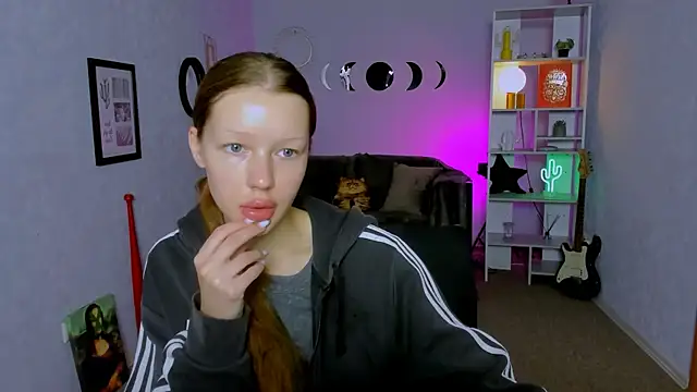 khloebeauty online show from October 1, 5:57 am