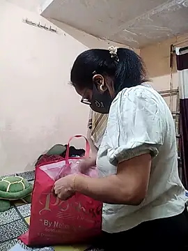 meenu bhabhi547 online show from November 3, 4:47 am