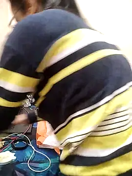 Snapshot of meenu_bhabhi547 chatting on November 23, 1:38 am meenu bhabhi547 online show from November 23, 1:38 am