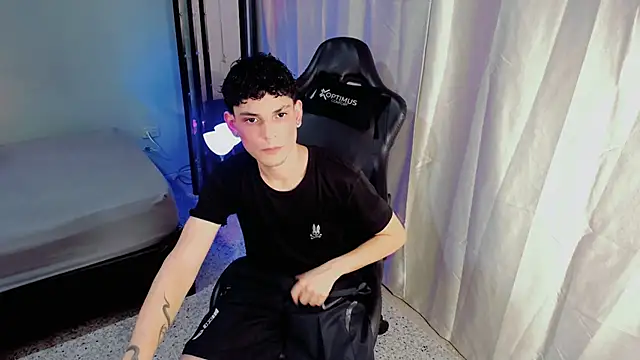 dilan hott  online show from September 21, 9:27 pm