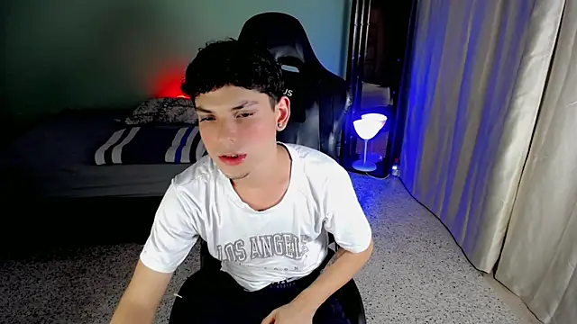 dilan hott  online show from October 2, 8:16 pm