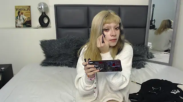 Amnesia  online show from September 15, 1:22 pm