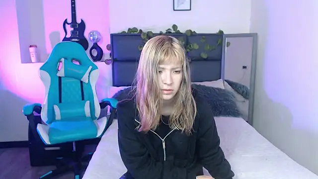 Amnesia  online show from September 30, 1:27 pm