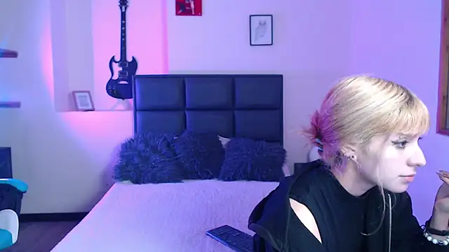 Amnesia  online show from October 8, 12:25 pm