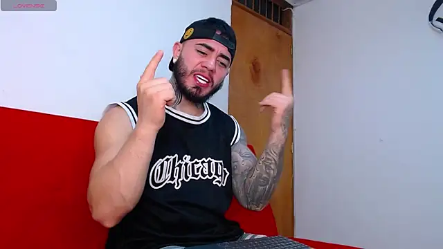 Snapshot of tommyblessd1 chatting on September 12, 5:51 am tommyblessd1 online show from September 12, 5:51 am