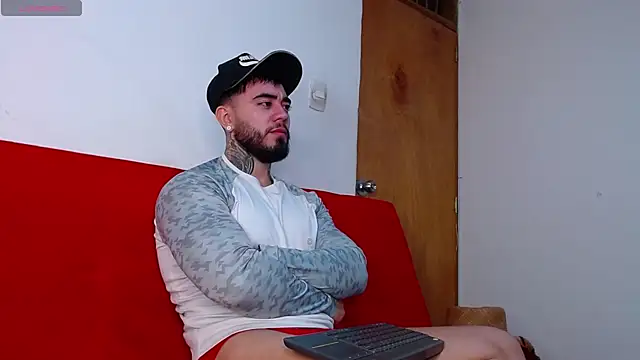 Snapshot of tommyblessd1 chatting on October 11, 7:29 am tommyblessd1 online show from October 11, 7:29 am