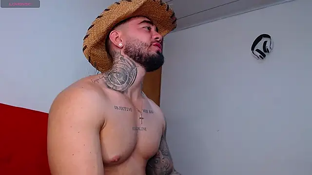 Snapshot of tommyblessd1 chatting on October 29, 8:43 pm tommyblessd1 online show from October 29, 8:43 pm