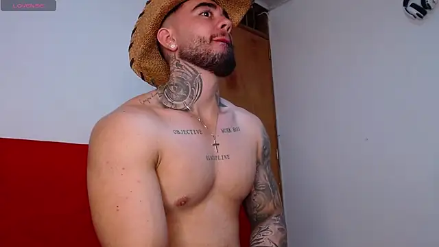 Snapshot of tommyblessd1 chatting on November 9, 1:04 am tommyblessd1 online show from November 9, 1:04 am